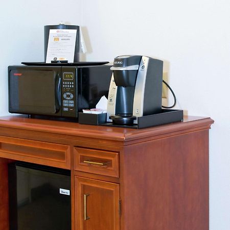 Hilton Garden Inn Charlotte North Экстерьер фото
