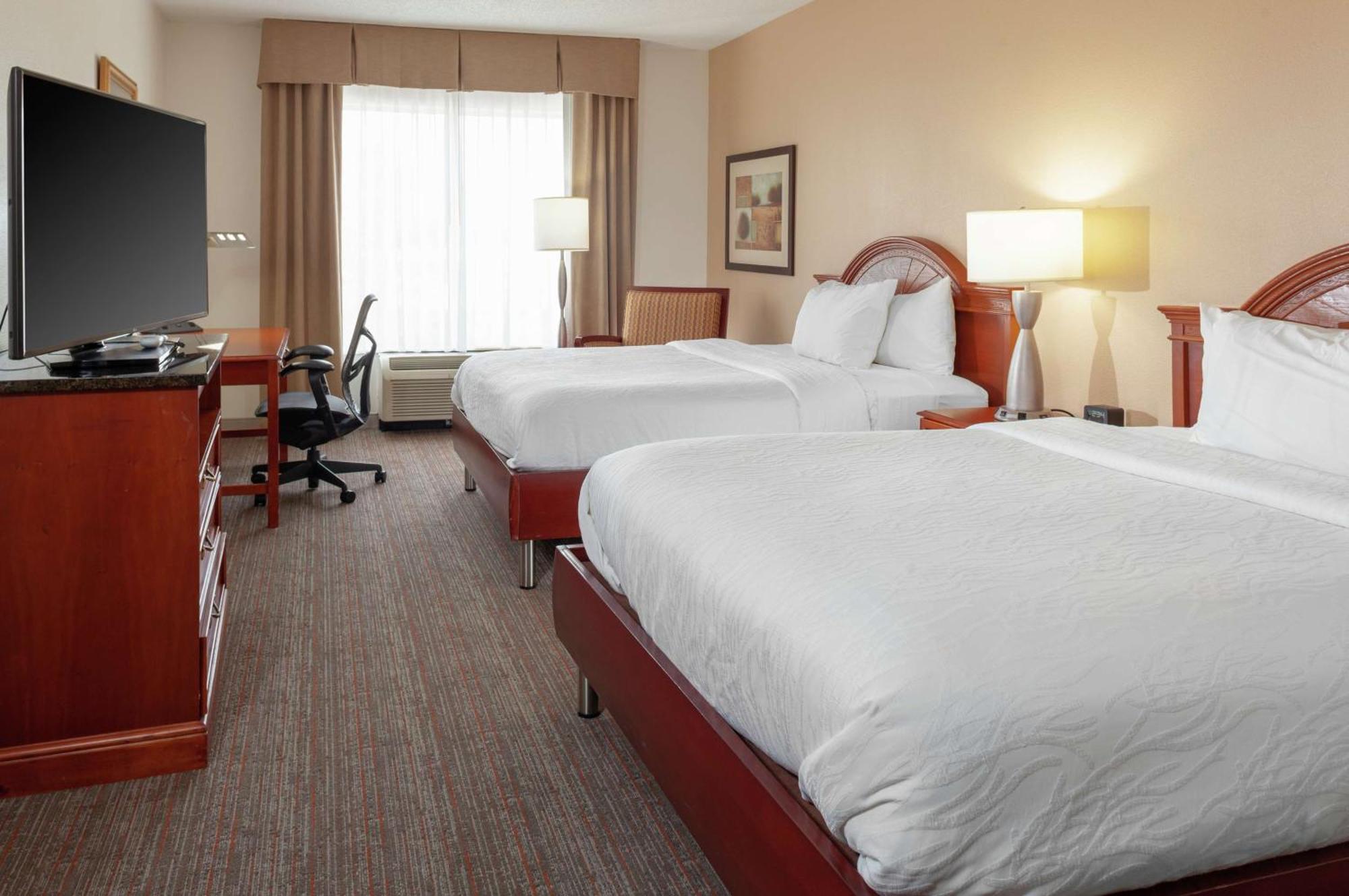 Hilton Garden Inn Charlotte North Экстерьер фото