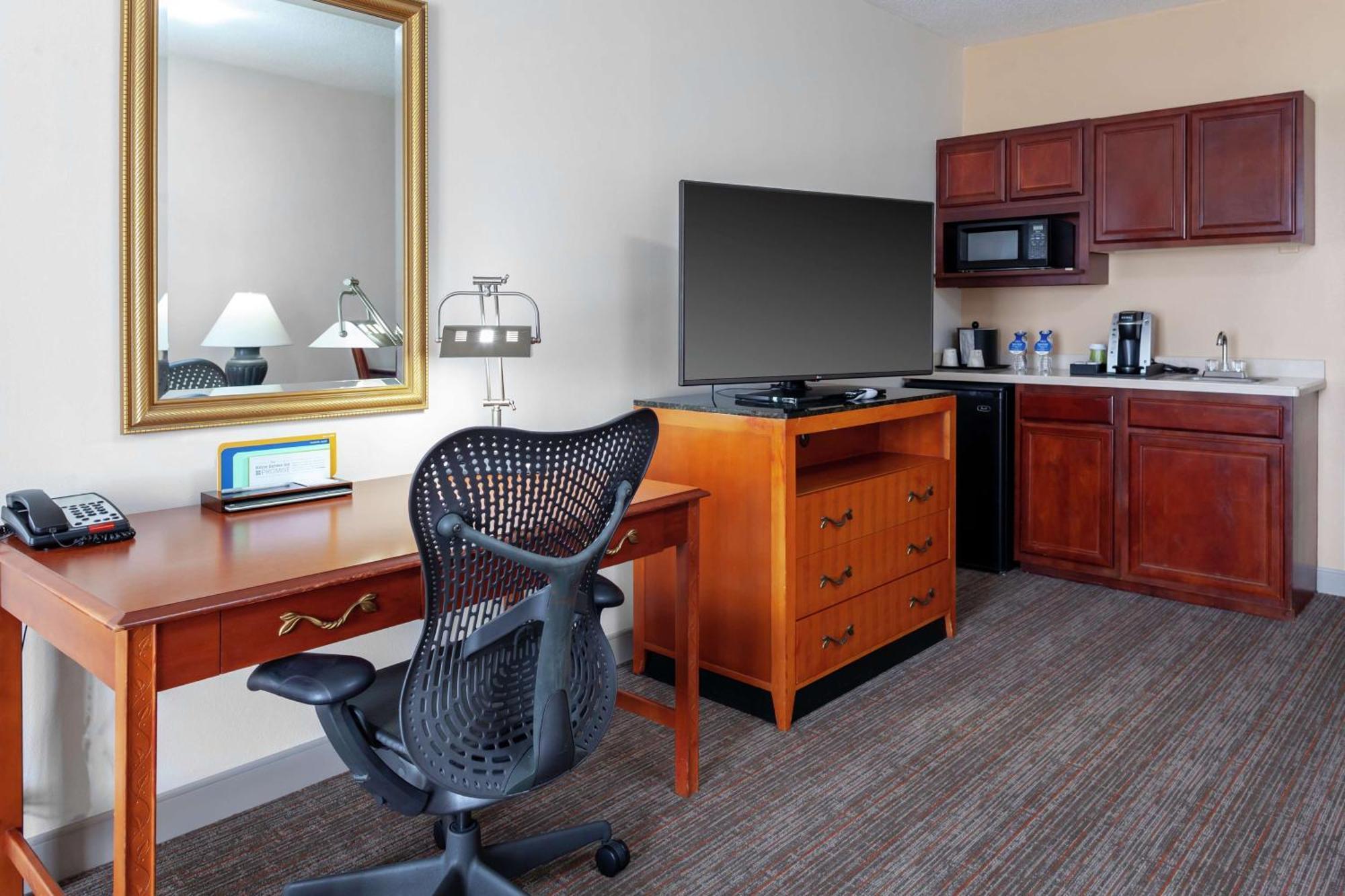 Hilton Garden Inn Charlotte North Экстерьер фото
