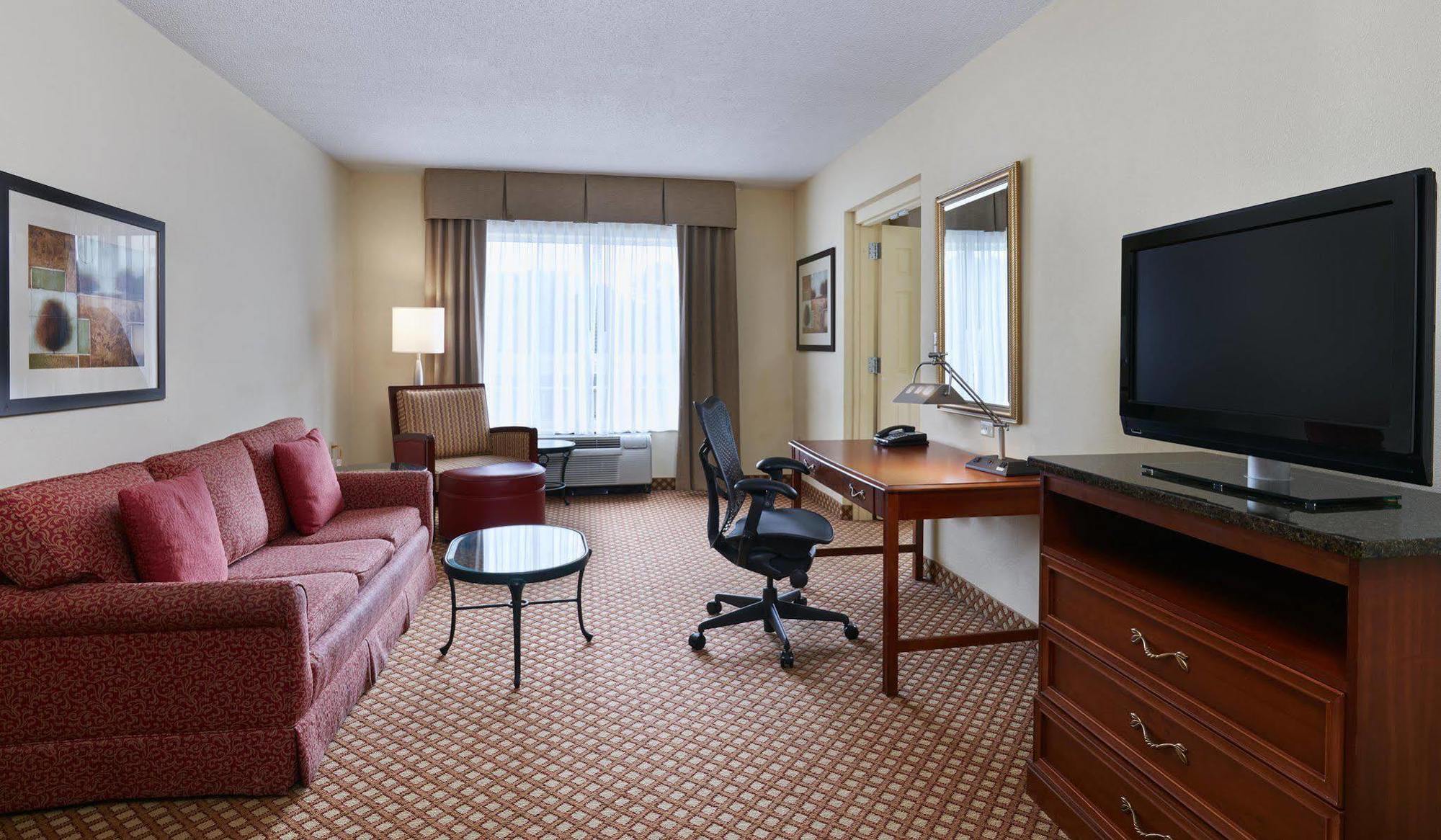 Hilton Garden Inn Charlotte North Экстерьер фото