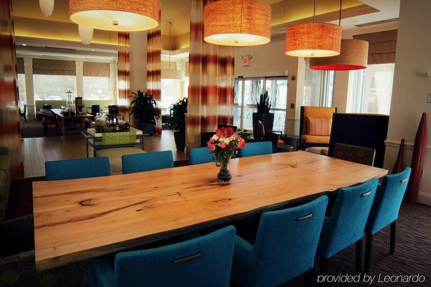 Hilton Garden Inn Charlotte North Экстерьер фото
